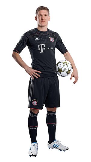 In diesem Trikot wollen Schweinsteiger und Co. in diesem Jahr wieder neu in der Champions League angreifen.