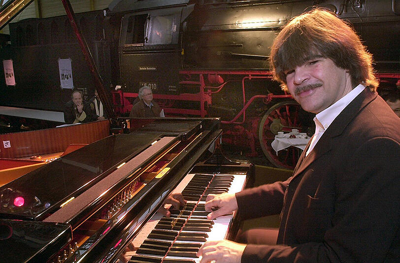 Der Pianist Axel Zwingenberger.