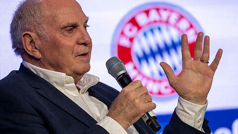 Bayerns Ehrenpr&auml;sident Hoene&szlig;: WM mit 48 Teams gef&auml;hrdet Spieler-Gesundheit.