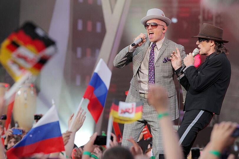 Super Stimmung auf dem ESC-Fanfest auf der Reeperbahn: Trotz der Kritik am diesjährigen Austragungsland feierten die Fans in Hamburg eine unbeschwerte Party. Die Bilder!