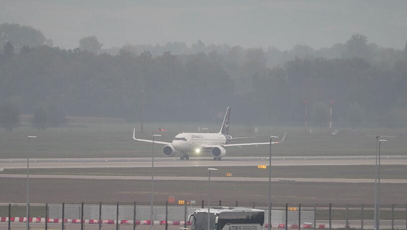 Am Morgen wurde der Flugbetrieb wieder aufgenommen.