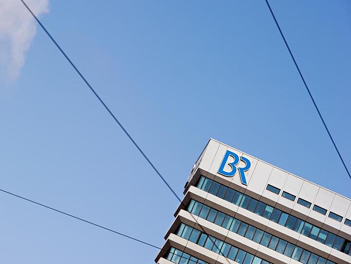 Blick auf das Gebäude des Bayerischen Rundfunks (BR) in München. Foto: picture alliance / dpa / Archivbild
