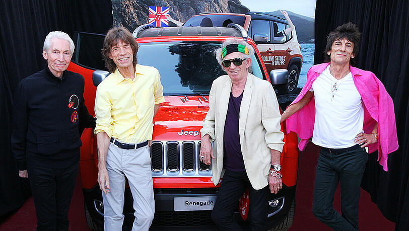 Die „Rolling Stones“ signierten einen Jeep Renegade für den guten Zweck (v.l.): Charlie Watts, Mick Jagger, Keith Richards und Ronnie Wood. Die „Rolling Stones“ signierten einen Jeep Renegade für den guten Zweck (v.l.): Charlie Watts, Mick Jagger, Keith Richards und Ronnie Wood.