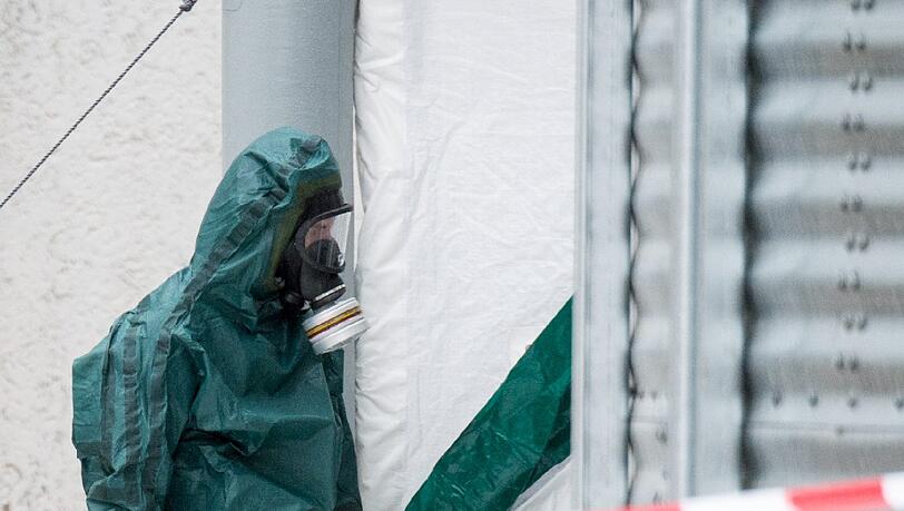 Bei Bayern-Ei in Aiterhofen ist hochätzende Ameisensäure ausgelaufen. Die Bilder vom Großeinsatz. Bei Bayern-Ei in Aiterhofen ist hochätzende Ameisensäure ausgelaufen. Die Bilder vom Großeinsatz.