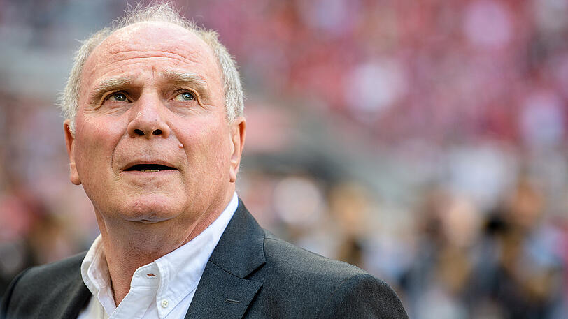 Uli Hoeneß, Vereinspräsident des FC Bayern, will nächsten Sommer mehr Geld investieren.