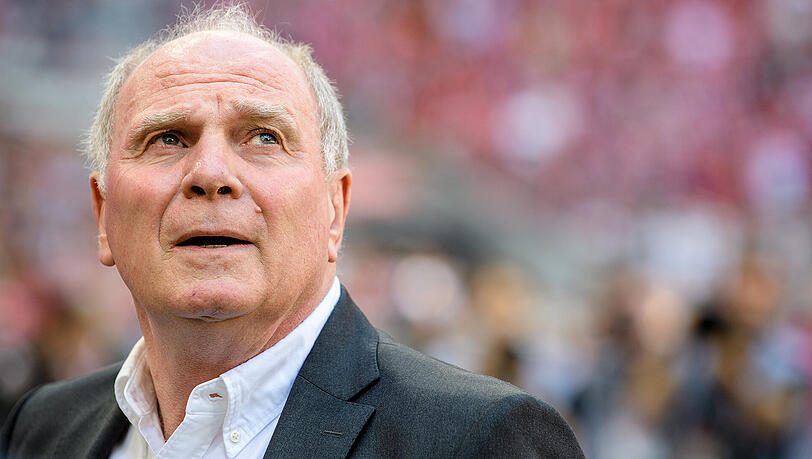 Uli Hoeneß, Vereinspräsident des FC Bayern, will nächsten Sommer mehr Geld investieren. Uli Hoeneß, Vereinspräsident des FC Bayern, will nächsten Sommer mehr Geld investieren.
