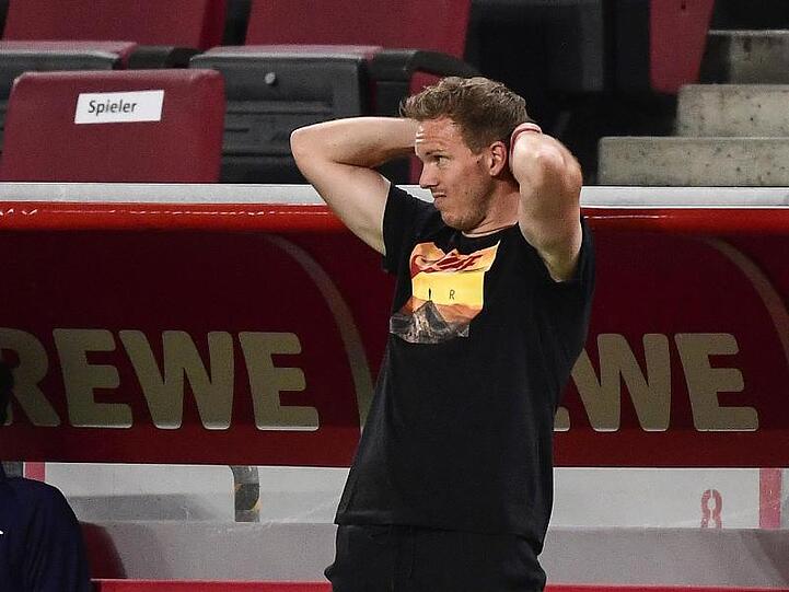 Tigerte beim Spiel in Köln an der Seitenlinie entlang: Leipzigs Trainer Julian Nagelsmann.