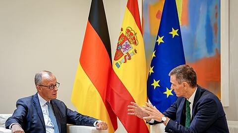 Wegen des Ansturms zehntausender Migranten auf die Exklave Ceuta hatte Bundeskanzler Friedrich Merz die spanische Regierung aufgerufen, die Situation schnellstm&ouml;glich wieder in den Griff zu bekommen. (Archivbild)