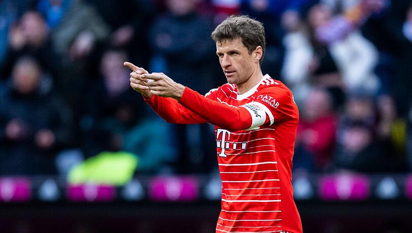 Münchens Thomas Müller jubelt nach seinem Tor zum 3:0.