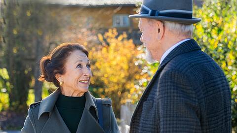 Attraktiver Neuzugang bei "Sturm der Liebe": Werner (Dirk Galuba, rechts) ist hin und weg, als Mona (Daniela Ziegler) begegnet.