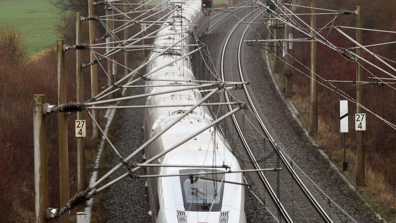 Mehr als 260 Millionen Fahrgäste pro Jahr: Um die Verdopplung zu schaffen, will die Deutsche Bahn in den nächsten Jahren kräftig investieren. Mehr als 260 Millionen Fahrgäste pro Jahr: Um die Verdopplung zu schaffen, will die Deutsche Bahn in den nächsten Jahren kräftig investieren.