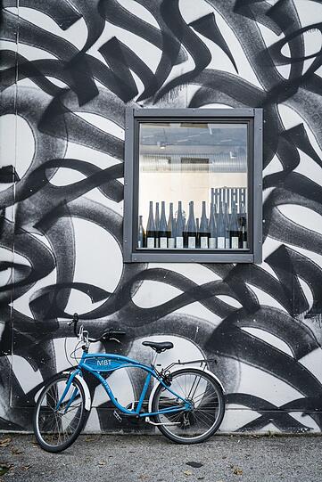 Hinter den Graffiti-Mauern kocht das Mural angesagte Sterne-Küche.