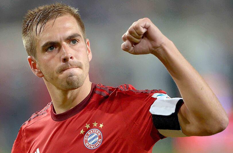 Philipp Lahm gehörte zum FC Bayern wie fast kein zweiter. Bereits als Elfjähriger wechselte der gebürtige Münchner zu den Bayern und gewann mit ihnen unter anderem das Triple. Als deutscher Nationalspieler wurde er im darauffolgenden Jahr Weltmeister. 2017 beendete er schließlich seine Fußballkarriere.