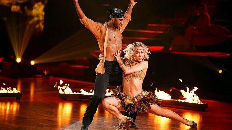Tijan Njie und Kathrin Menzinger dürfen auch im Halbfinale tanzen.