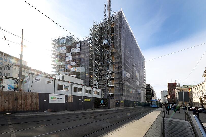 Der neue Königshof nimmt langsam Gestalt an.