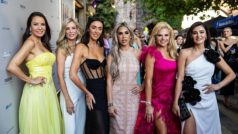 "The Real Housewives of Munich" feiern mit Joana, Lili, Carina, Pegah, Natalie, Seher große Premiere.