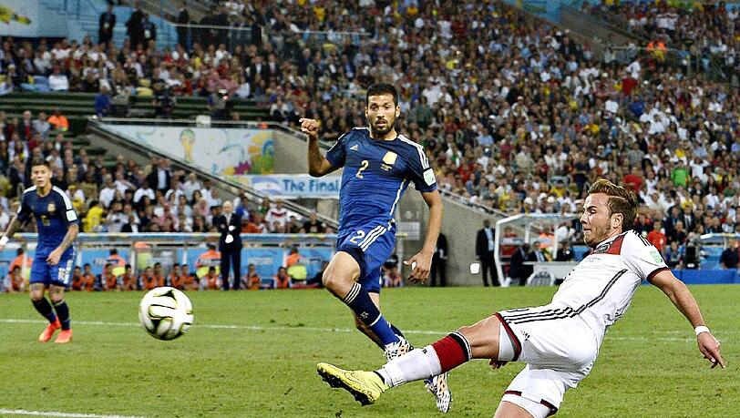 An diese Szene werden wir uns lange erinnern: Mario Götze macht sich unsterblich. An diese Szene werden wir uns lange erinnern: Mario Götze macht sich unsterblich.