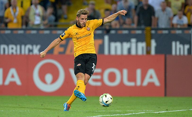 Justin Eilers und Dynamo Dresden sind mit 63 Punkte souveräner Tabellenführer der Dritten Liga. Die Relegation ist bei zwölf Punkten Vorsprung und sieben verbleibenden Spielen rechnerisch zwar noch möglich, sie hier aber nur der Vollständigkeit halber erwähnt.