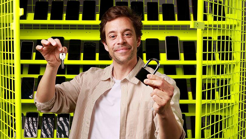Für ein TV-Experiment verzichtete "Checker Tobi" Tobias Krell 22 Tage lang auf sein Smartphone. Für ein TV-Experiment verzichtete "Checker Tobi" Tobias Krell 22 Tage lang auf sein Smartphone.