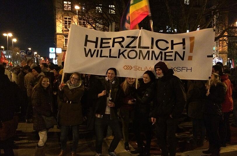 &bdquo;Herzlich willkommen&ldquo; &ndash; diese jungen Münchner zeigen, dass München weltoffen ist und sich hier jeder wohlfühlen soll.