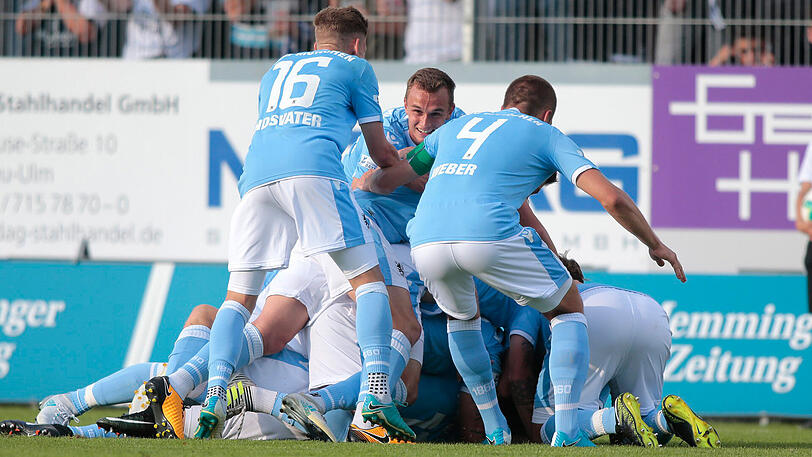 Löwen-Jubel nach dem 1:0 durch Christian Köppel.