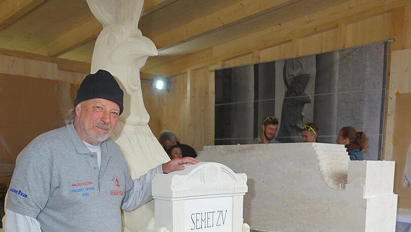 Künstler Wolfgang Gottschalk hat das Modell geschaffen. Künstler Wolfgang Gottschalk hat das Modell geschaffen.