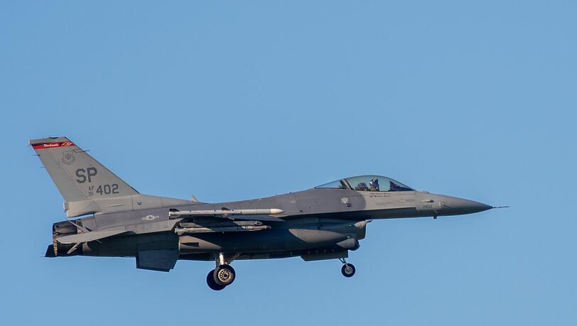 Im Fokus der Kampfjet-Gespräche: Kampfflugzeuge vom Typ F-16 Fighting Falcon.