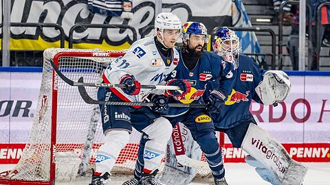 Fernduell um den Heimvorteil: Mannheim mit Reichel (l.) sowie der EHC mit Bittner (Mitte) und Goalie Fitzpatrick (r.).