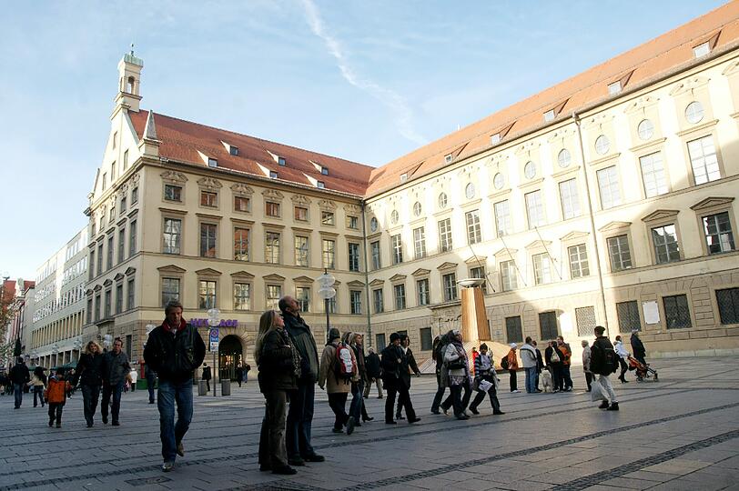 Radfahren ist in Münchens Fußgängerzone in Zukunft von 21h bis 9h erlaubt.