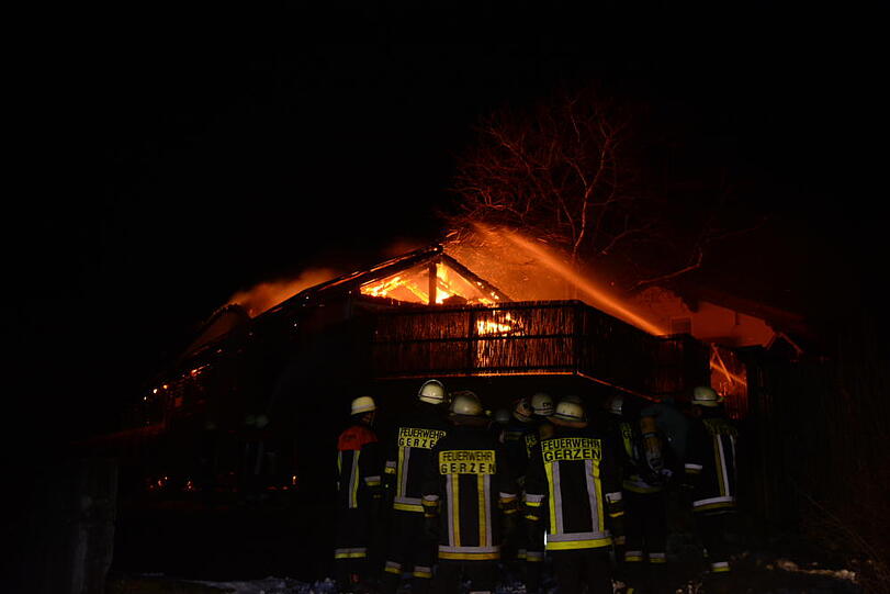 Am frühen Freitagmorgen ist es zu einem Brand in Schalkham im Landkreis Landshut gekommen.