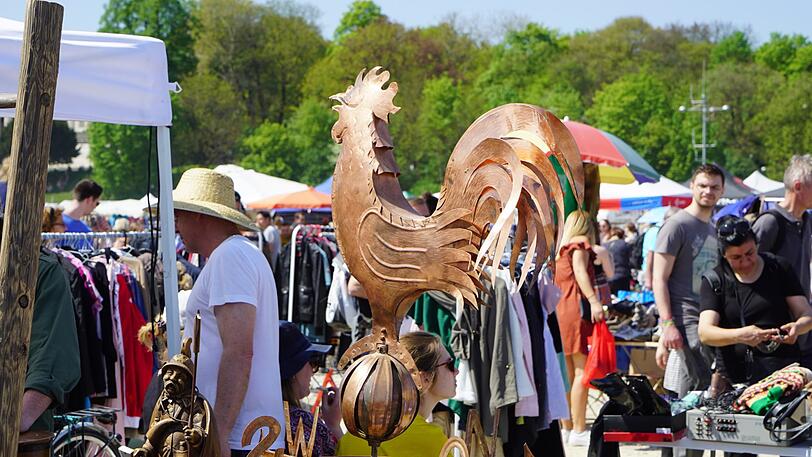 Von Ramsch bis Kult: Der Flohmarkt auf der Theresienwiese bietet für Jäger und Sammler eine große Auswahl.
