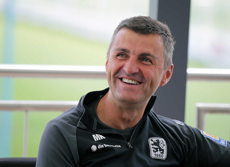 Gut gelaunt beim Pressetermin: 1860-Trainer Michael Köllner.