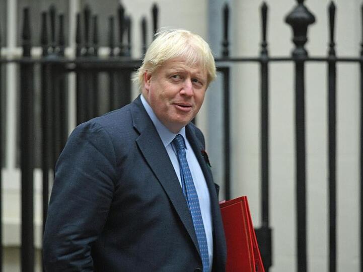 Der damalige britische Außenminister Boris Johnson kommt im Herbst 2017 zu einer Kabinettssitzung in die Downing Street.