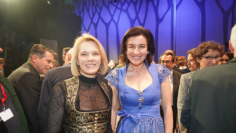 IT-Referentin Laura Dornheim (Grüne) und Dorothee Bär am Nockherberg 2025. IT-Referentin Laura Dornheim (Grüne) und Dorothee Bär am Nockherberg 2025.
