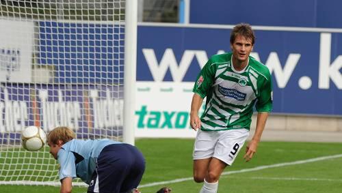 Abdrehen zum Jubeln: Chistopher Nöthe (rechts) nach seinem Treffer gegen seinen Ex-Verein. RWO-Keeper Sören Pirson kann den Ball nur noch aus dem Netz holen. Abdrehen zum Jubeln: Chistopher Nöthe (rechts) nach seinem Treffer gegen seinen Ex-Verein. RWO-Keeper Sören Pirson kann den Ball nur noch aus dem Netz holen.