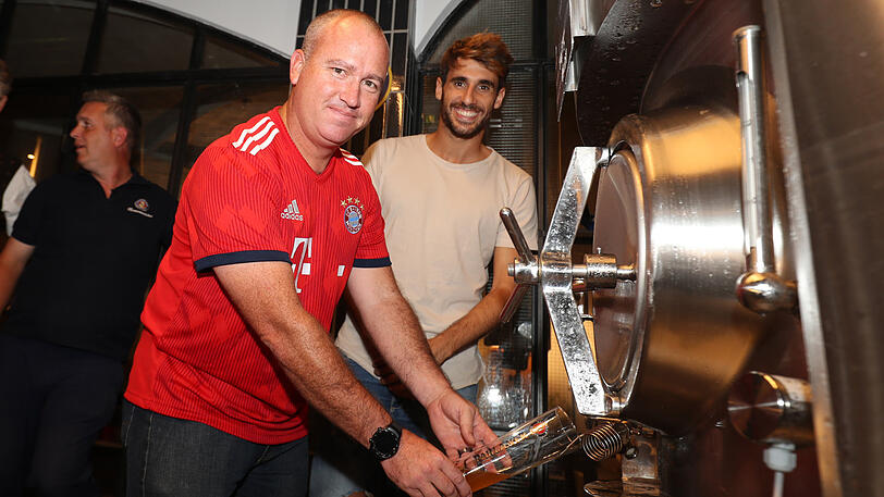 Sponsoren-Termin mit Fans: Javi Martínez bei Paulaner.
