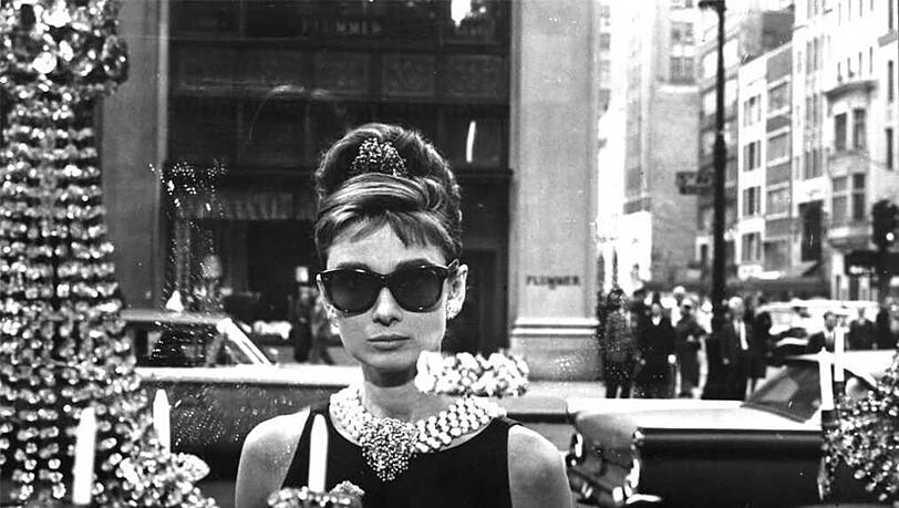 Die Stilikone Audrey Hepburn 1961 in Breakfast at Tiffany’s. Die Stilikone Audrey Hepburn 1961 in Breakfast at Tiffany’s.