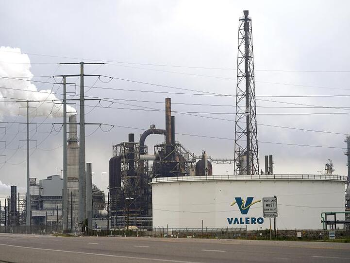 Die Valero Port Arthur Raffinerie in Port Arthur, Texas.
