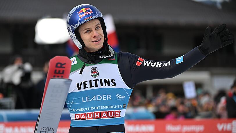 Andreas Wellinger (Deutschland) nach der Landung.