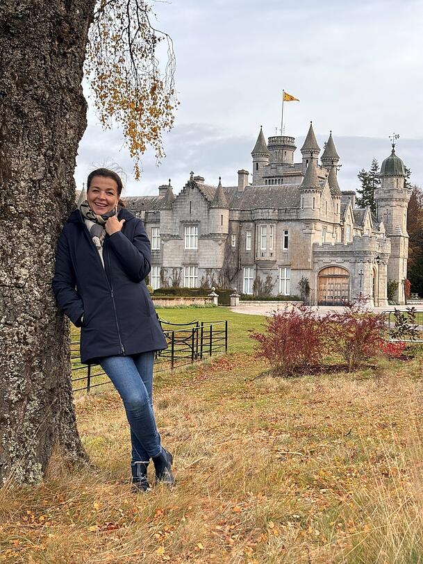 Königshausexpertin Julia Melchior in Balmoral, der Sommerresidenz der britischen Royals in Schottland. Königshausexpertin Julia Melchior in Balmoral, der Sommerresidenz der britischen Royals in Schottland.