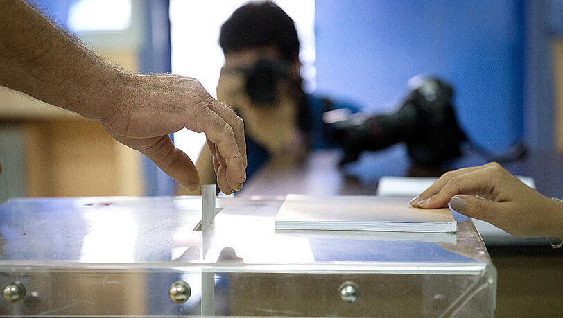 Schicksals-Referendum: Die Griechen stimmen über die Sparvorgaben der EU ab - und indirekt wohl auch über ihren Verbleib in der Euro-Zone. Schicksals-Referendum: Die Griechen stimmen über die Sparvorgaben der EU ab - und indirekt wohl auch über ihren Verbleib in der Euro-Zone.