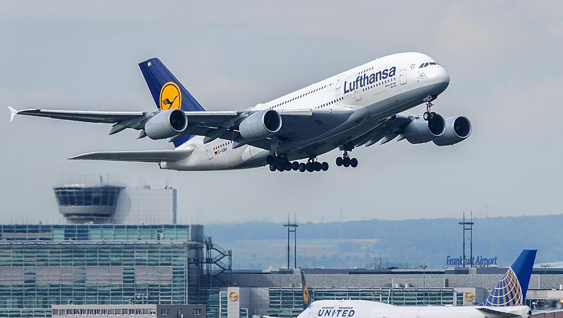 Was ist an Board der Lufthansa-Maschine von Frankfurt nach Belgrad passiert? (Symbolbild) Was ist an Board der Lufthansa-Maschine von Frankfurt nach Belgrad passiert? (Symbolbild)