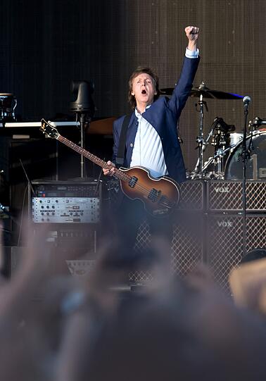Paul McCartney spielte im Olympiastadion. Sehen Sie hier die besten Bilder vom Auftritt des 74-Jährigen.