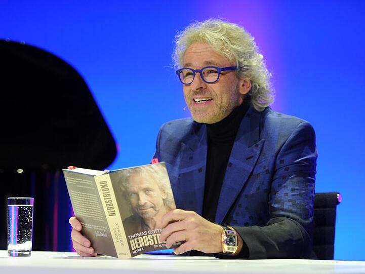 Der Entertainer und Showmaster Thomas Gottschalk liest aus seiner Autobiografie "Herbstblond". Foto: Tobias Hase/Archiv