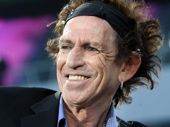 Keith Richards hält eine Menge von Amy Winehouse.