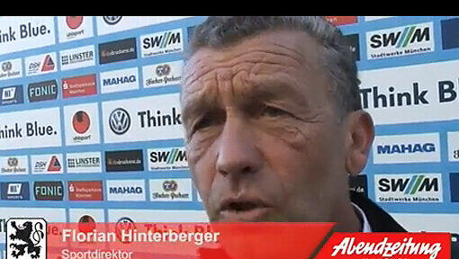 Florian Hinterberger droht Tomasov mit Konsequenzen. Florian Hinterberger droht Tomasov mit Konsequenzen.