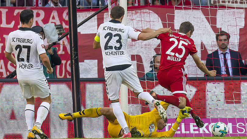 Eigentor von Schuster zum 1: 0 für Bayern. Eigentor von Schuster zum 1: 0 für Bayern.
