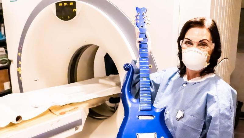 Die "Blue Angel"-Gitarre des Musikers Prince wurde für 563.500 Dollar versteigert. Die "Blue Angel"-Gitarre des Musikers Prince wurde für 563.500 Dollar versteigert.