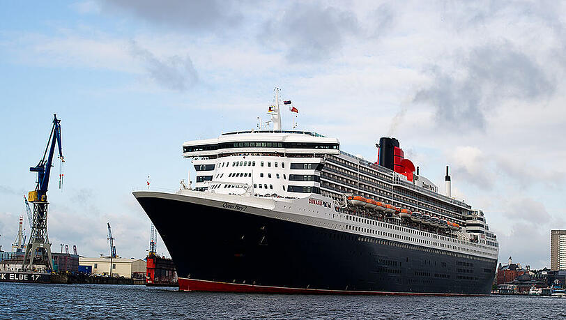 Die Queen Mary 2 läuft in den Hamburger Hafen ein. Das Geschäft mit Kreuzfahrten hat sich laut Deutschem Reiseverband überproportional gut entwickelt. Die Queen Mary 2 läuft in den Hamburger Hafen ein. Das Geschäft mit Kreuzfahrten hat sich laut Deutschem Reiseverband überproportional gut entwickelt.
