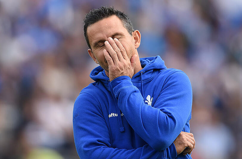 Au Backe: Im Pokal muss Trainer Dirk Schuster mit seinem SV Darmstadt 98 zum FC Bayern.
